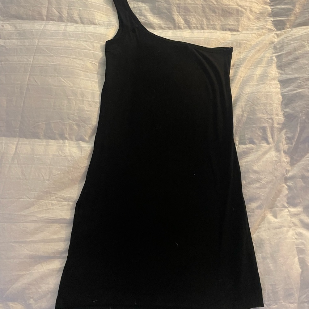 Forever 21 Black One-Shoulder Dress